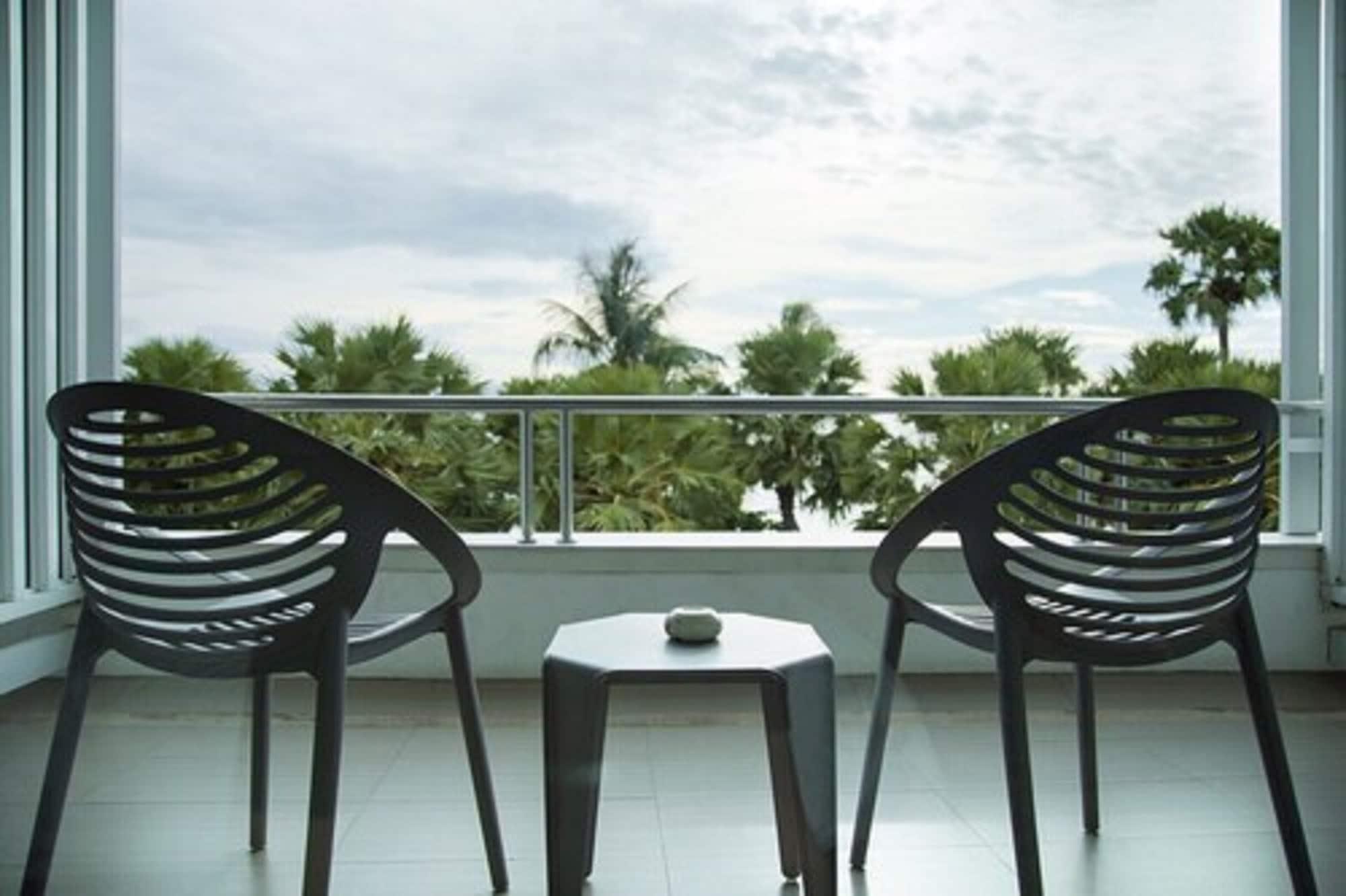 Baboona Beachfront Living Pattaya Eksteriør bilde